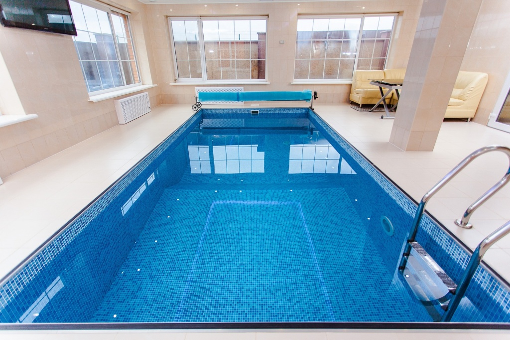 pool-1318072_1920.jpg